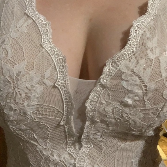 XSCAPE ivory lace gown - Picture 6 of 8